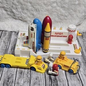 Vintage Li'l Playmates Space Station playset 80s Playworld Toys Shace Shuttle NA